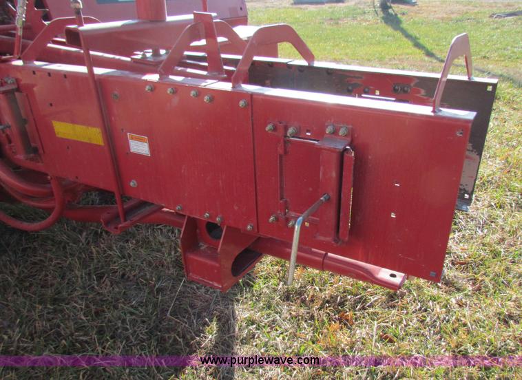 image for item G4399 2007 New Holland 575 small square baler