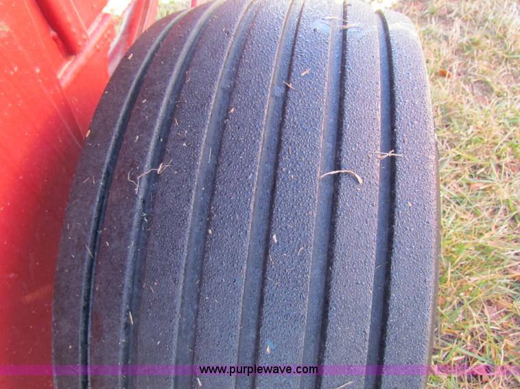 image for item G4399 2007 New Holland 575 small square baler