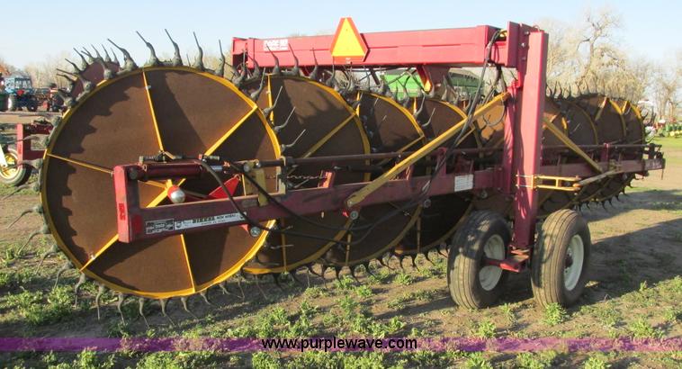 image for item G8367 Darf 917 folding wheel rake