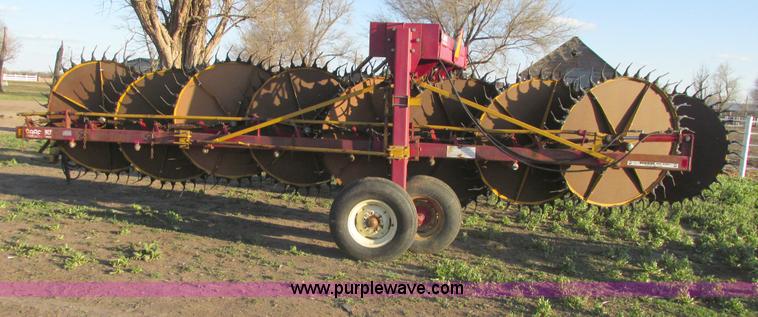 image for item G8367 Darf 917 folding wheel rake