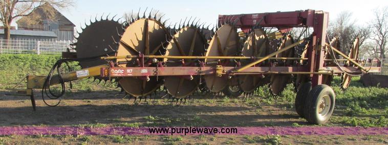 image for item G8367 Darf 917 folding wheel rake