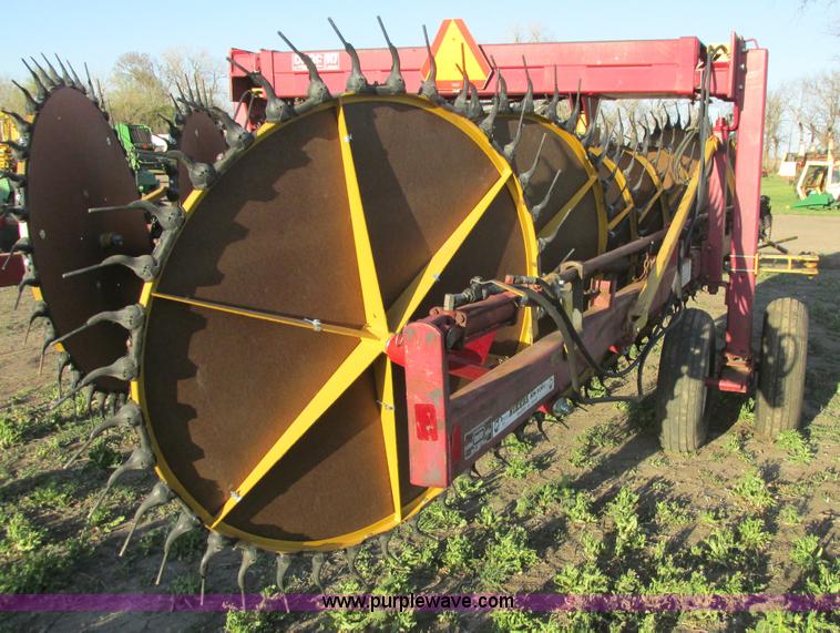 image for item G8367 Darf 917 folding wheel rake