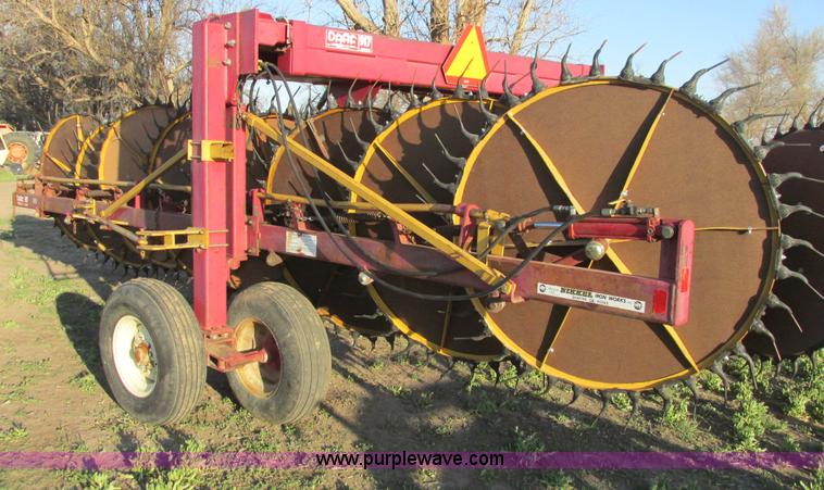 image for item G8367 Darf 917 folding wheel rake