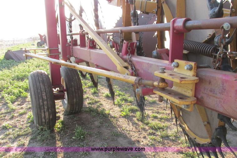 image for item G8367 Darf 917 folding wheel rake