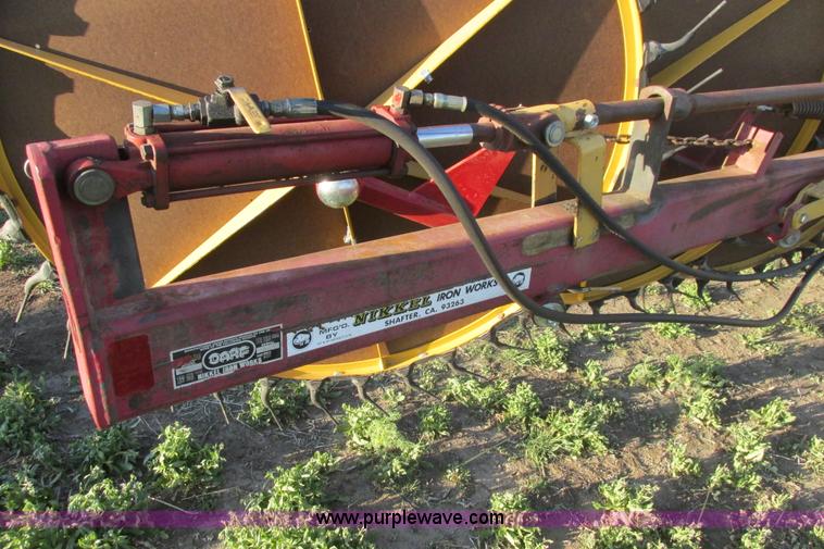 image for item G8367 Darf 917 folding wheel rake