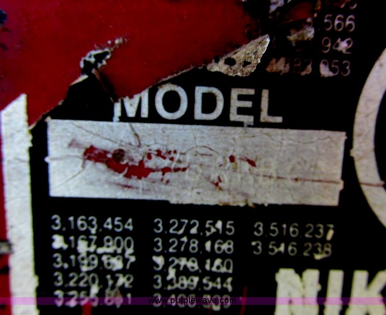 image for item G8367 Darf 917 folding wheel rake