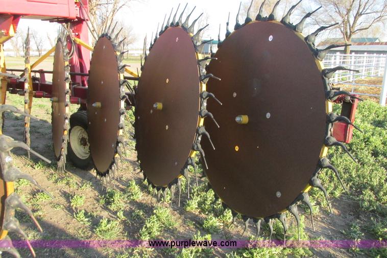 image for item G8367 Darf 917 folding wheel rake