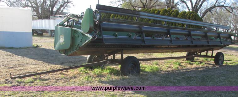 image for item G8443 1990 John Deere 930 platform header