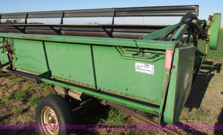 image for item G8443 1990 John Deere 930 platform header