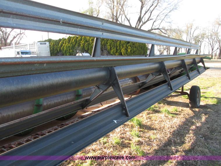 image for item G8443 1990 John Deere 930 platform header