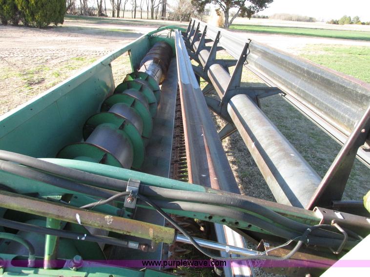 image for item G8443 1990 John Deere 930 platform header