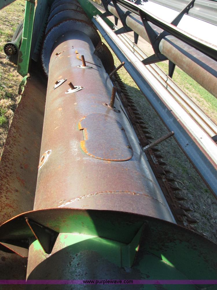 image for item G8443 1990 John Deere 930 platform header