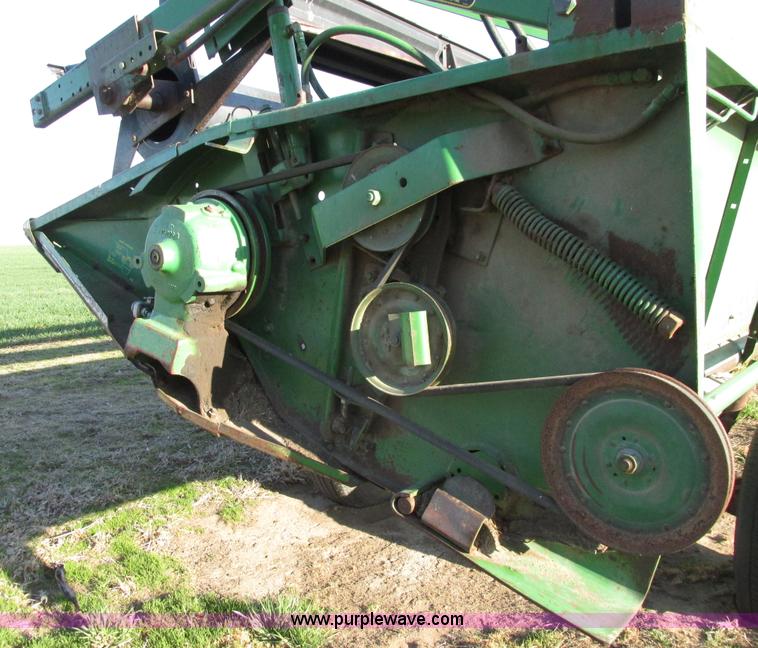 image for item G8443 1990 John Deere 930 platform header