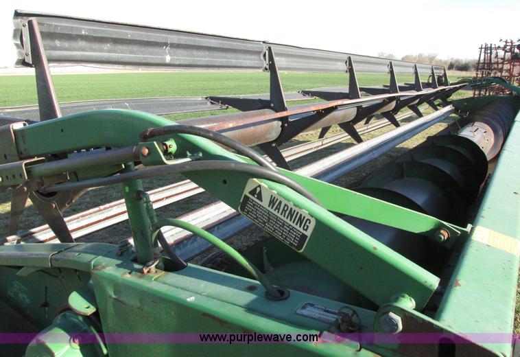 image for item G8443 1990 John Deere 930 platform header
