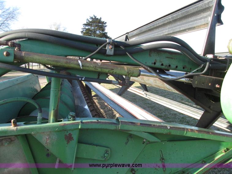 image for item G8443 1990 John Deere 930 platform header
