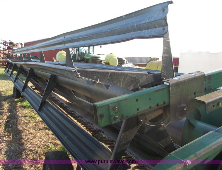 image for item G8443 1990 John Deere 930 platform header