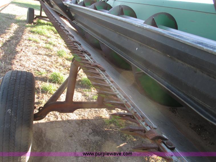 image for item G8443 1990 John Deere 930 platform header