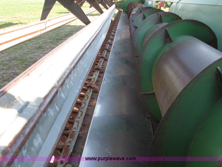 image for item G8443 1990 John Deere 930 platform header