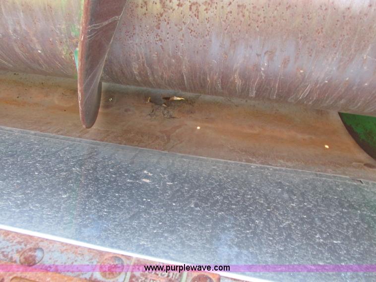 image for item G8443 1990 John Deere 930 platform header