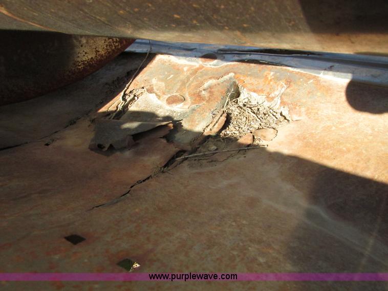 image for item G8443 1990 John Deere 930 platform header