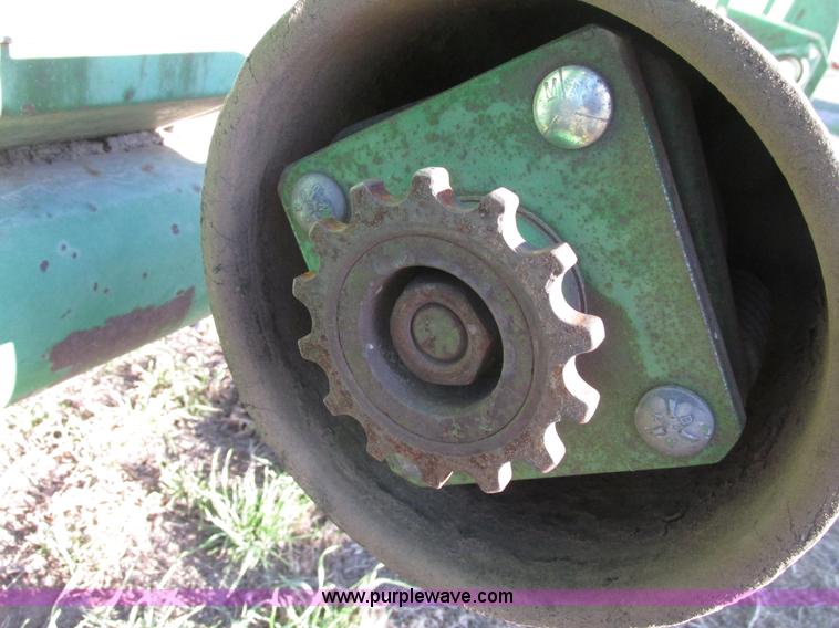 image for item G8443 1990 John Deere 930 platform header