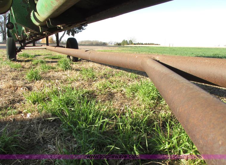 image for item G8443 1990 John Deere 930 platform header