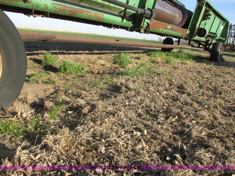 image for item G8443 1990 John Deere 930 platform header