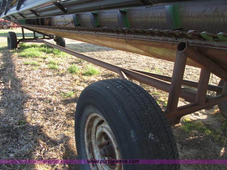 image for item G8443 1990 John Deere 930 platform header