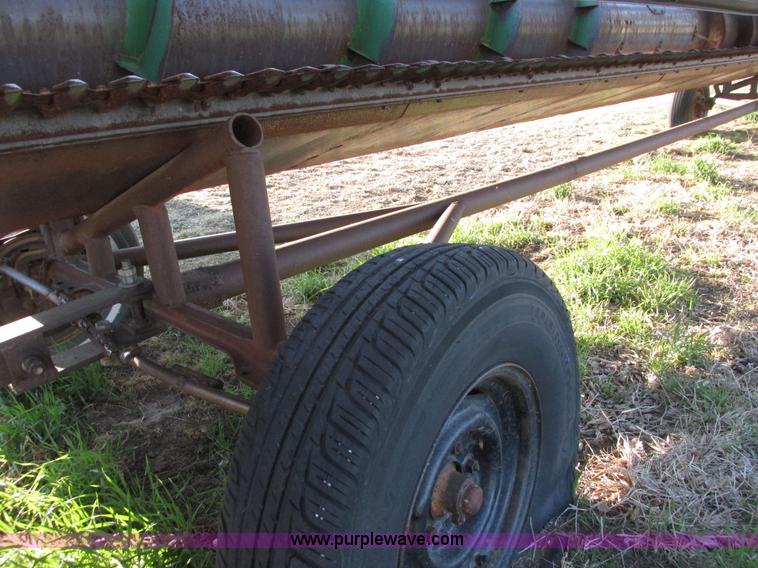 image for item G8443 1990 John Deere 930 platform header