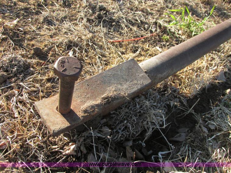 image for item G8443 1990 John Deere 930 platform header