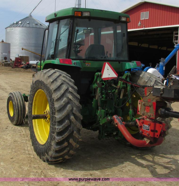 image for item G8789 1994 John Deere 7200 tractor