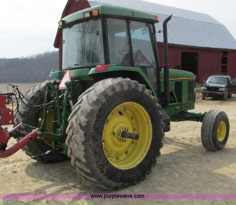 image for item G8789 1994 John Deere 7200 tractor