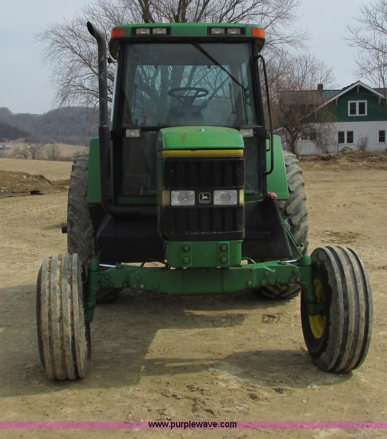 image for item G8789 1994 John Deere 7200 tractor