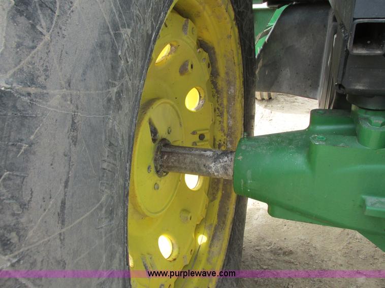 image for item G8789 1994 John Deere 7200 tractor