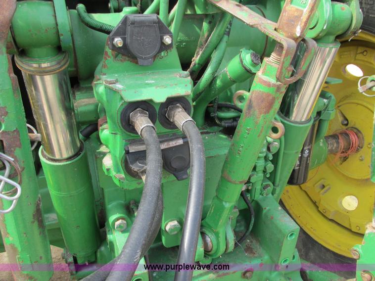 image for item G8789 1994 John Deere 7200 tractor