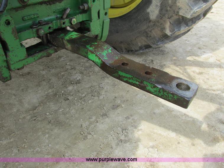image for item G8789 1994 John Deere 7200 tractor