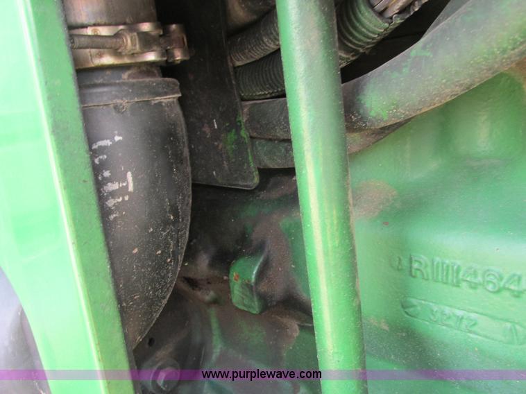 image for item G8789 1994 John Deere 7200 tractor