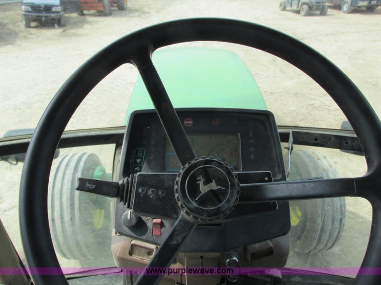 image for item G8789 1994 John Deere 7200 tractor