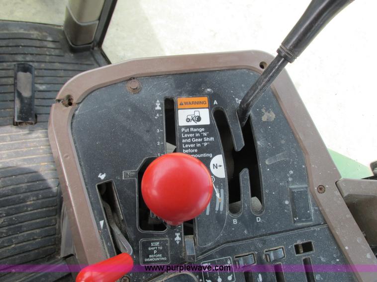 image for item G8789 1994 John Deere 7200 tractor