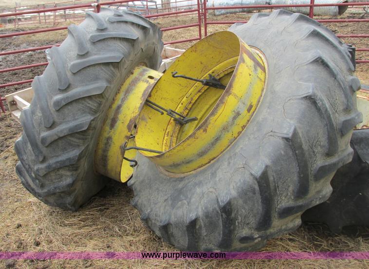 image for item G8791 1997 John Deere 7410 MFWD tractor