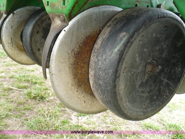 image for item G9331 1999 John Deere 1780 split-row planter