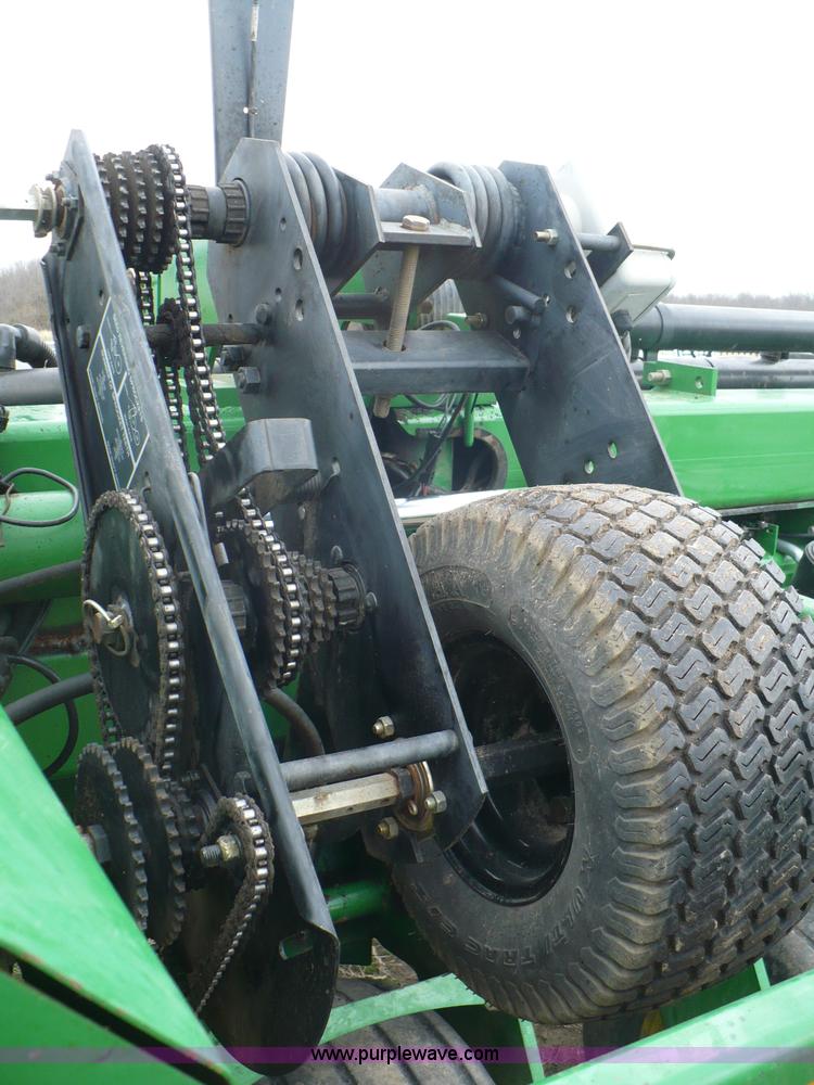 image for item G9331 1999 John Deere 1780 split-row planter