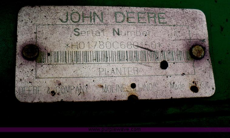 image for item G9331 1999 John Deere 1780 split-row planter