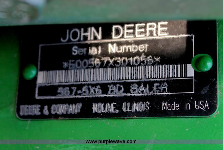 image for item H1346 2004 John Deere 567 round baler