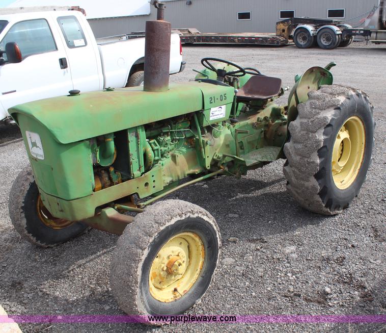 image for item H1414 John Deere 301 tractor