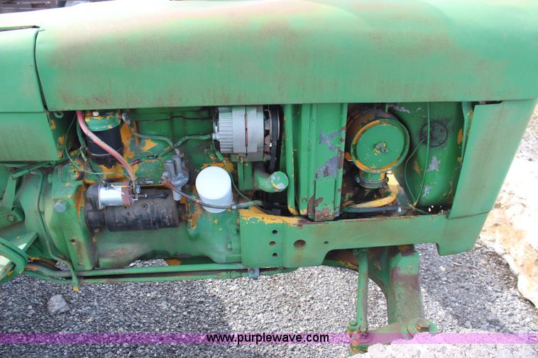 image for item H1414 John Deere 301 tractor