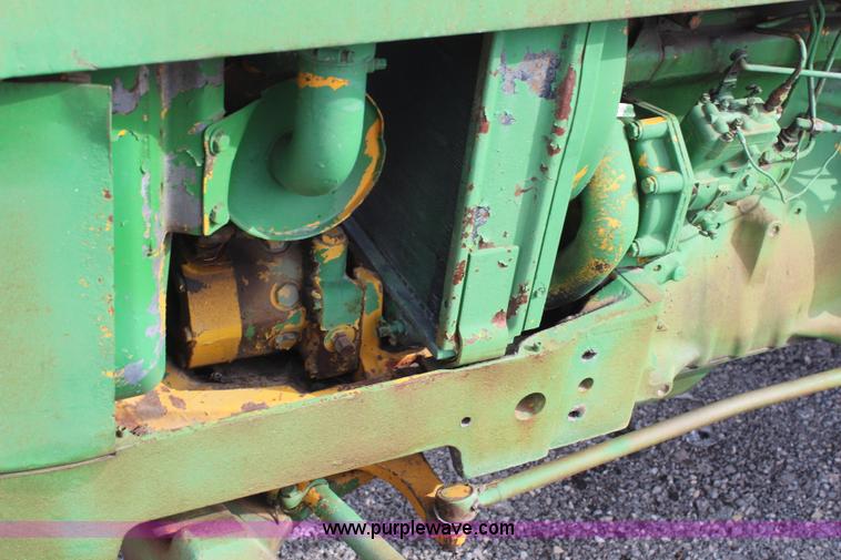 image for item H1414 John Deere 301 tractor
