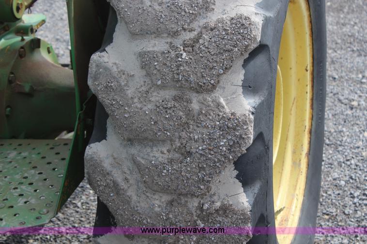 image for item H1414 John Deere 301 tractor