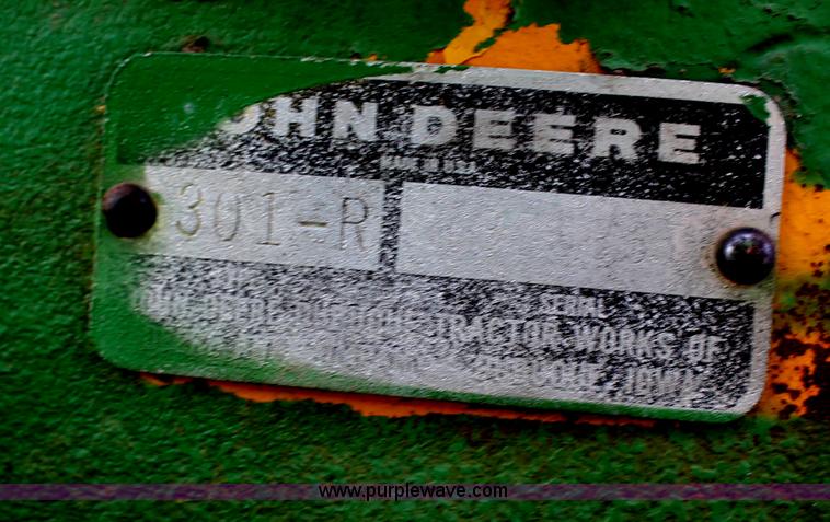 image for item H1414 John Deere 301 tractor