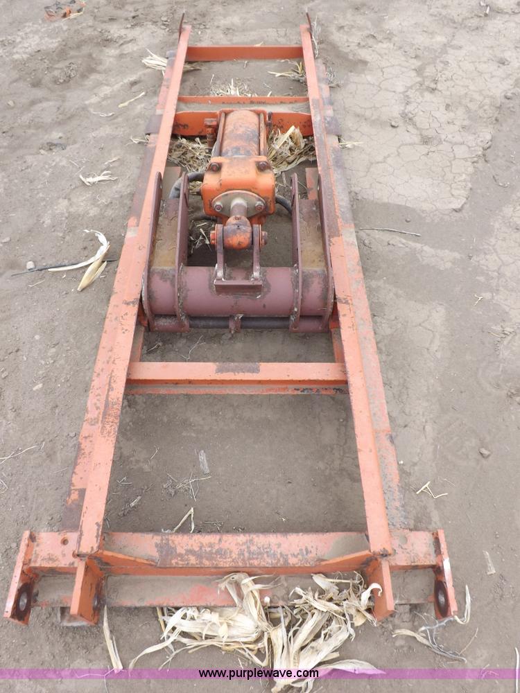 Garwood dump bed hoist in Deerfield, KS Item H1984 sold Purple Wave